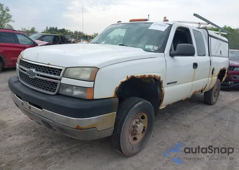 2005 Chevrolet Silverado 2500Hd Work Truck z USA, uszkodzony, nr VIN 1GCHK29U45E193424